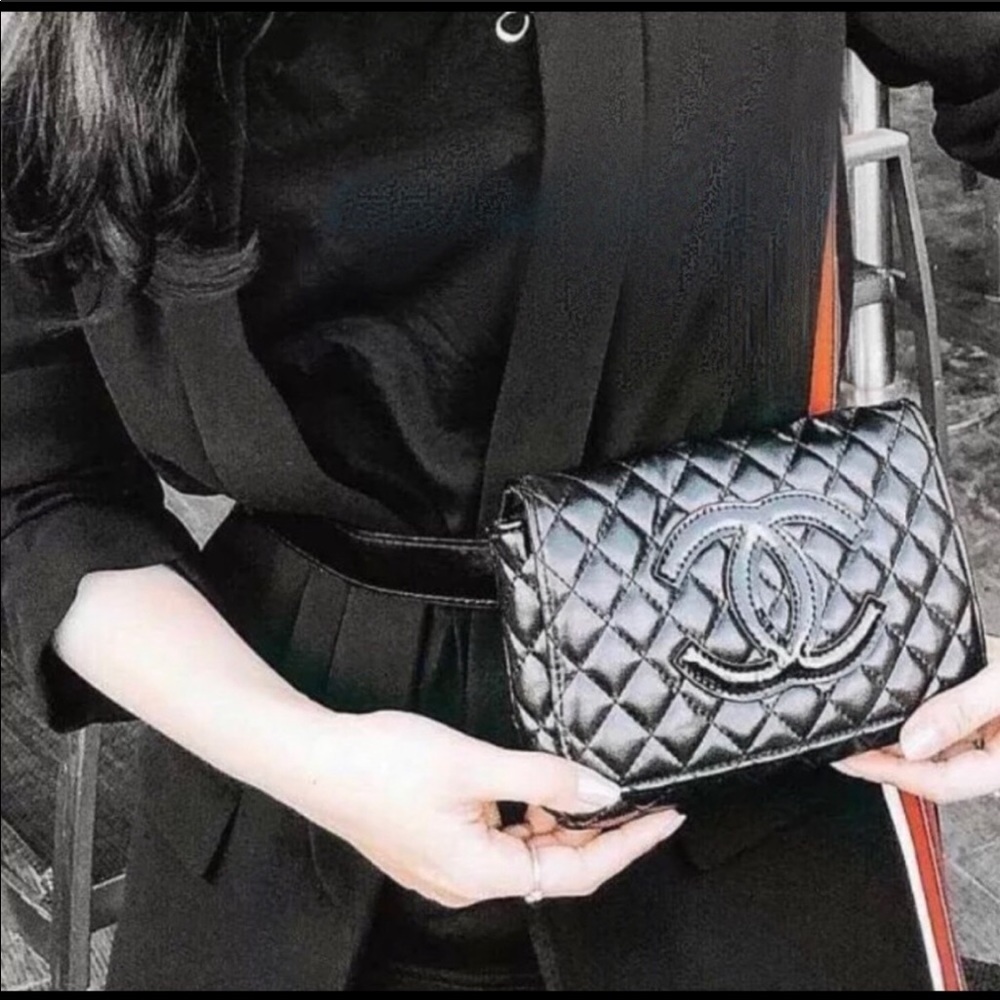 New CHANEL BEAUTY QUILTED BELT BUM BAG VIP CLUTCH
